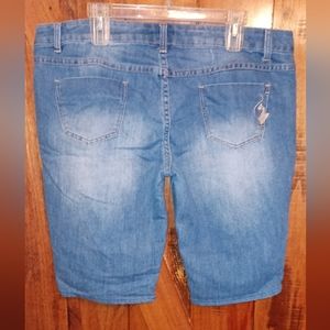 🆓 With $25 Dollar Purchase! PHAT Fashion's (silver lable) shorts